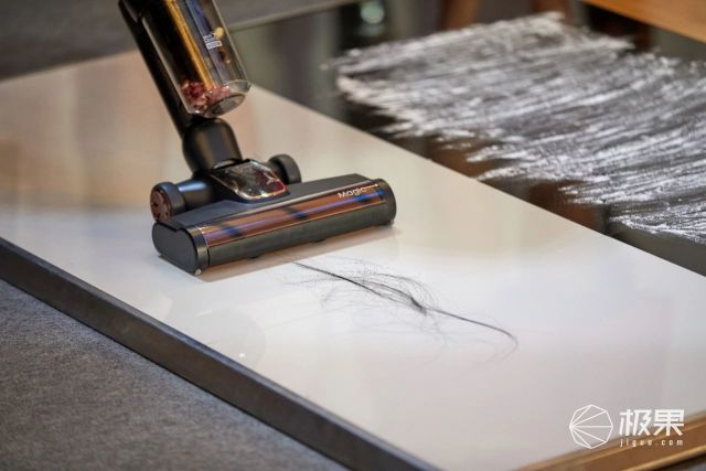 手持吸尘器做家务视频,轻便小巧大吸力吸尘器