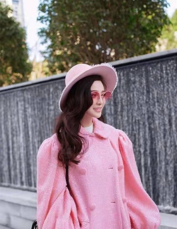 范冰冰最新着装图片,范冰冰戴口罩戴帽子照片