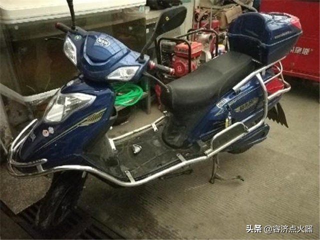 小刀电动车电池寿命一般多长时间,电动车电池寿命一般多长需要更换