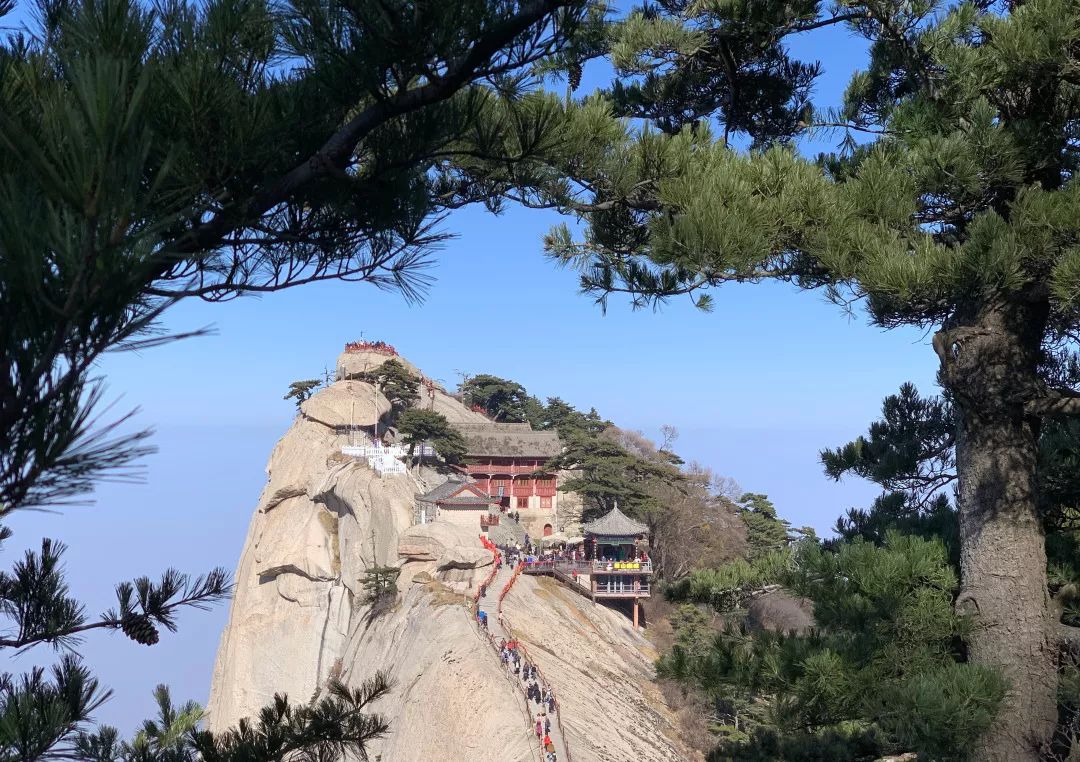 华山雪后景色美爆了,华山雪景真是太美了超级震撼