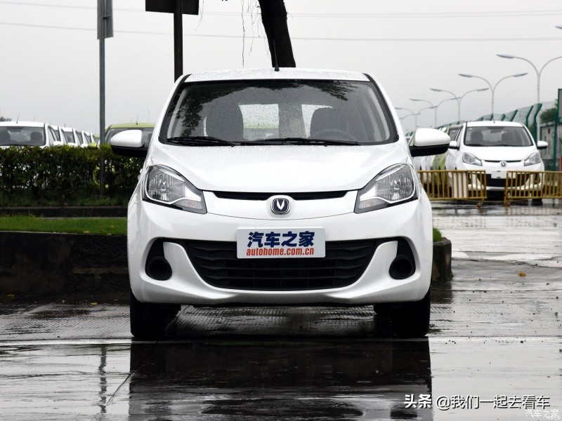 长安新奔奔天窗版,长安奔奔mini和奥拓哪个空间大