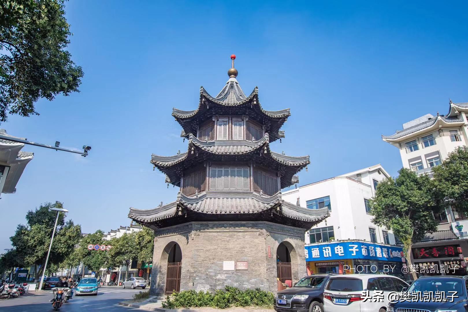 相距500米，文昌阁成了扬州地标，而历史悠久的四望亭却少有人知