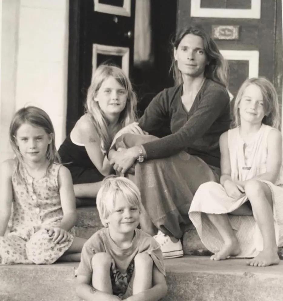 戴安娜王妃哥哥斯宾塞伯爵,戴安娜弟弟斯宾塞伯爵图片