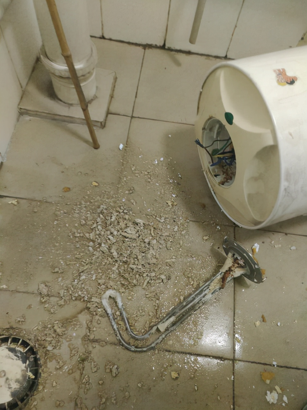 电热水器安全用电常识,电热水器爆炸需要满足几个条件