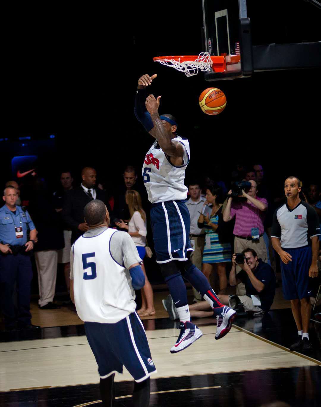 梦之队篮球集锦,美国梦之队的球星都穿什么鞋