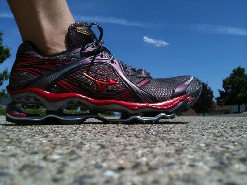 美津浓高足弓缓震跑鞋推荐,公认脚感最好的跑鞋美津浓