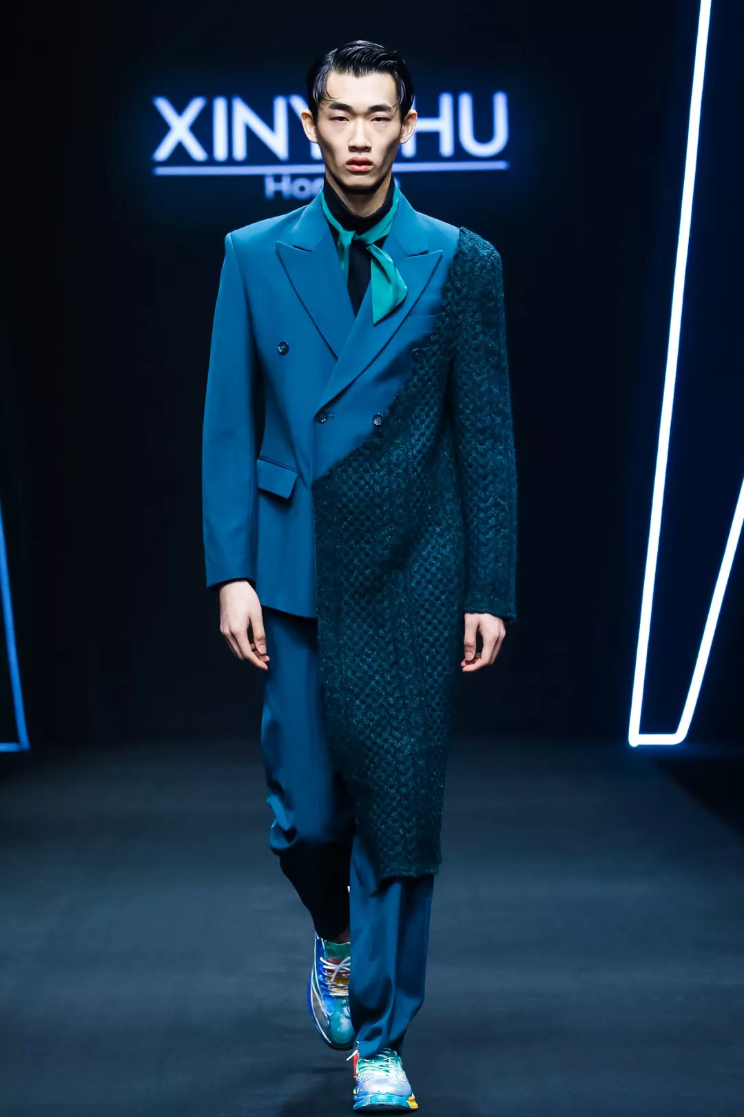 星光大赏王一博肖战粉丝battle,肖战看吴世勋和王一博battle