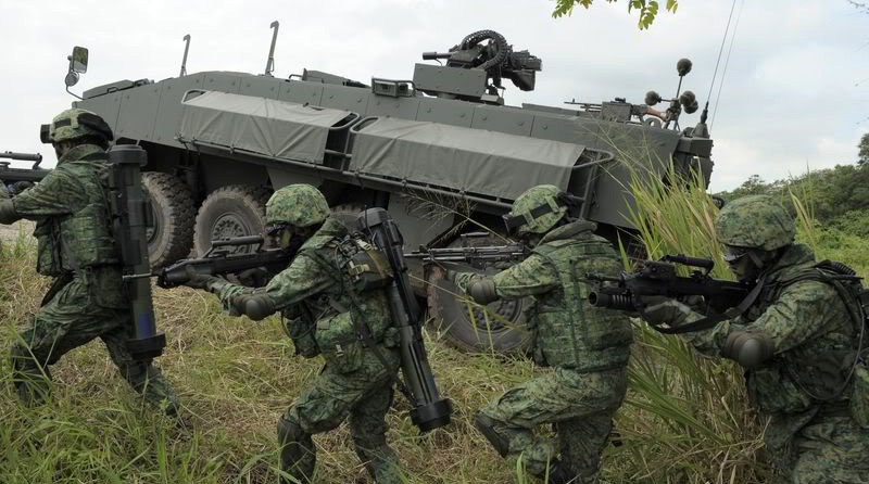 摩天大楼上面的机械怪兽,摩天大厦狂暴巨兽视频