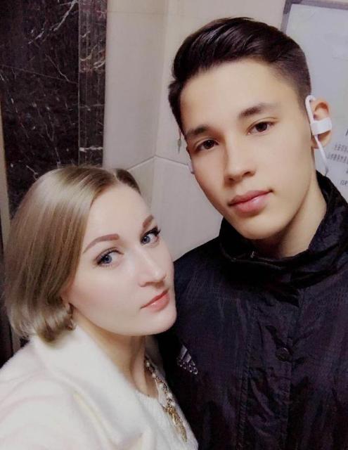 中俄混血男孩颜值爆表12岁,吉林混血小将全家福