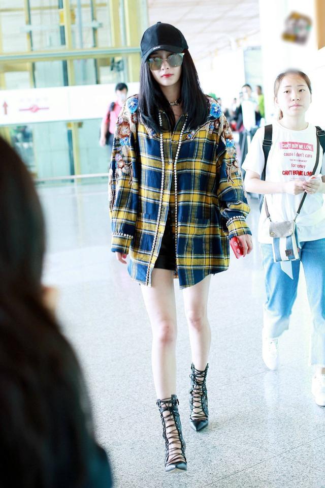 小白鞋好穿又百搭的鞋子女生,小白鞋成熟女性