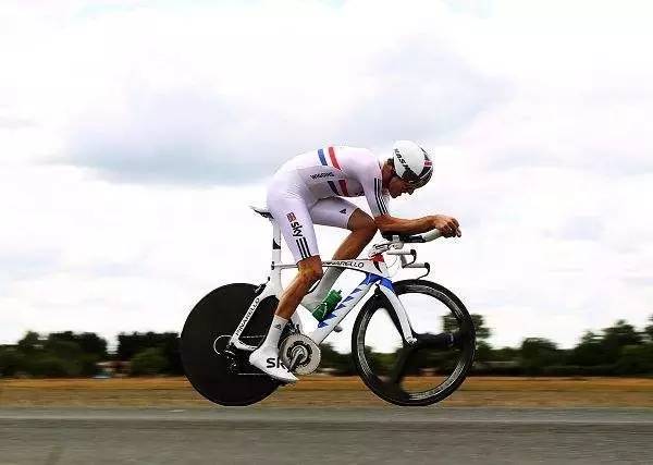 骑车怎么骑才能避免粗腿,骑车怎样正确用力不会粗腿