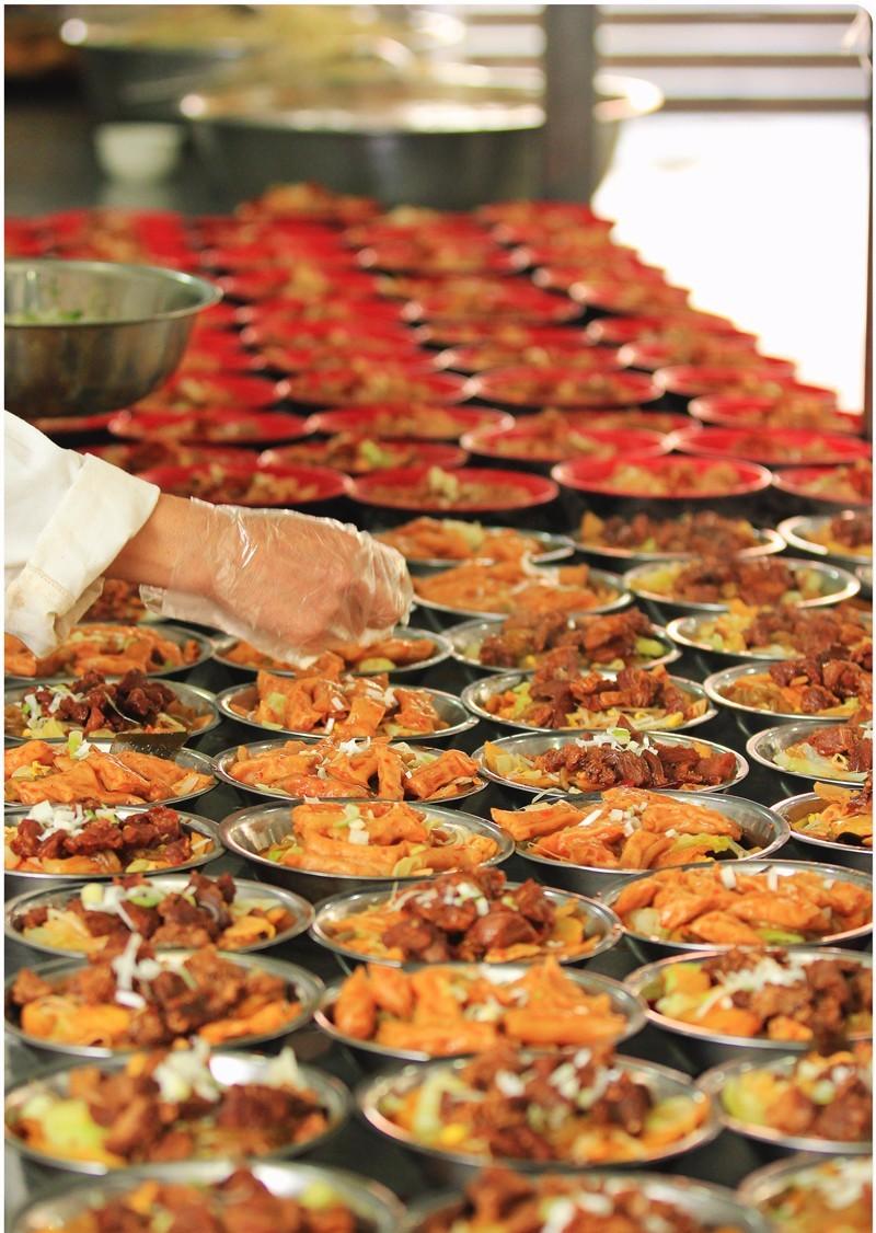 吃在“远航大酒楼”，绵阳学生的最高伙食标准