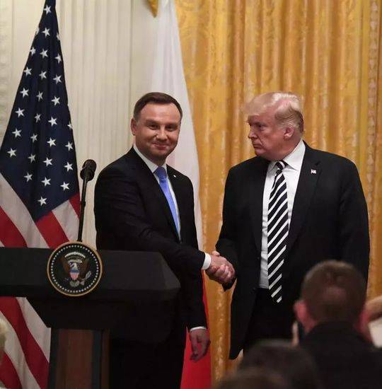 波兰与俄罗斯为什么关系紧张,波兰和俄罗斯现在的关系