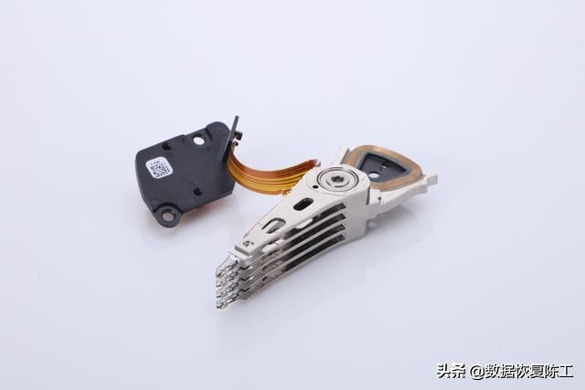 移动硬盘异响不读取资料恢复,8t移动硬盘异响