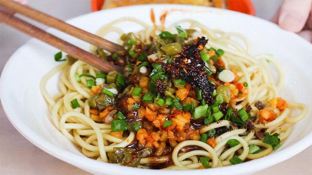 池莉热也好冷也好活着情节简介,池莉反映老武汉风情的散文