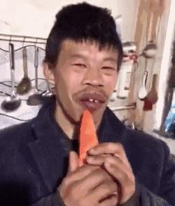 空中一字马搞笑图,一个突如其来的一字马