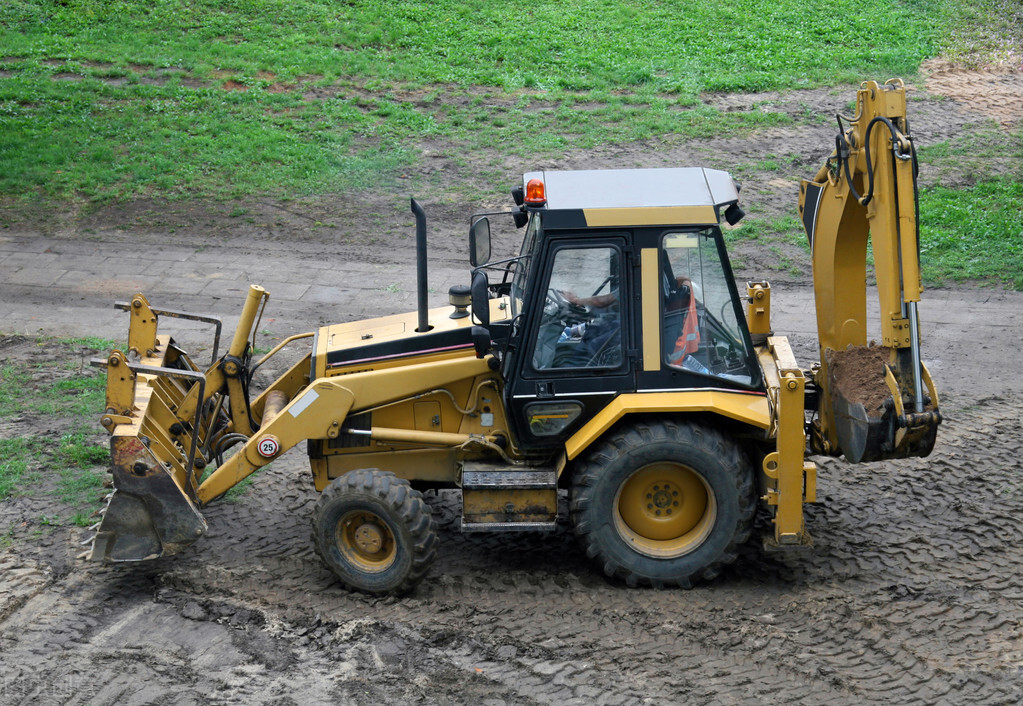 全球工程机械前十强,全球工程机械前十强中国上榜3家