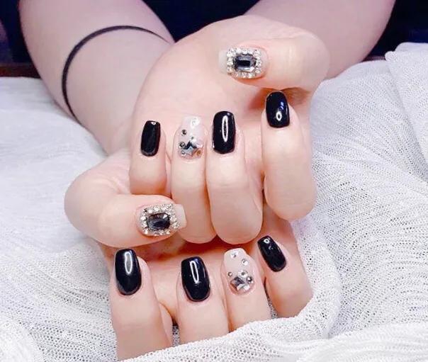 有一种颜色叫blackpink,blackpink黑色火焰美甲