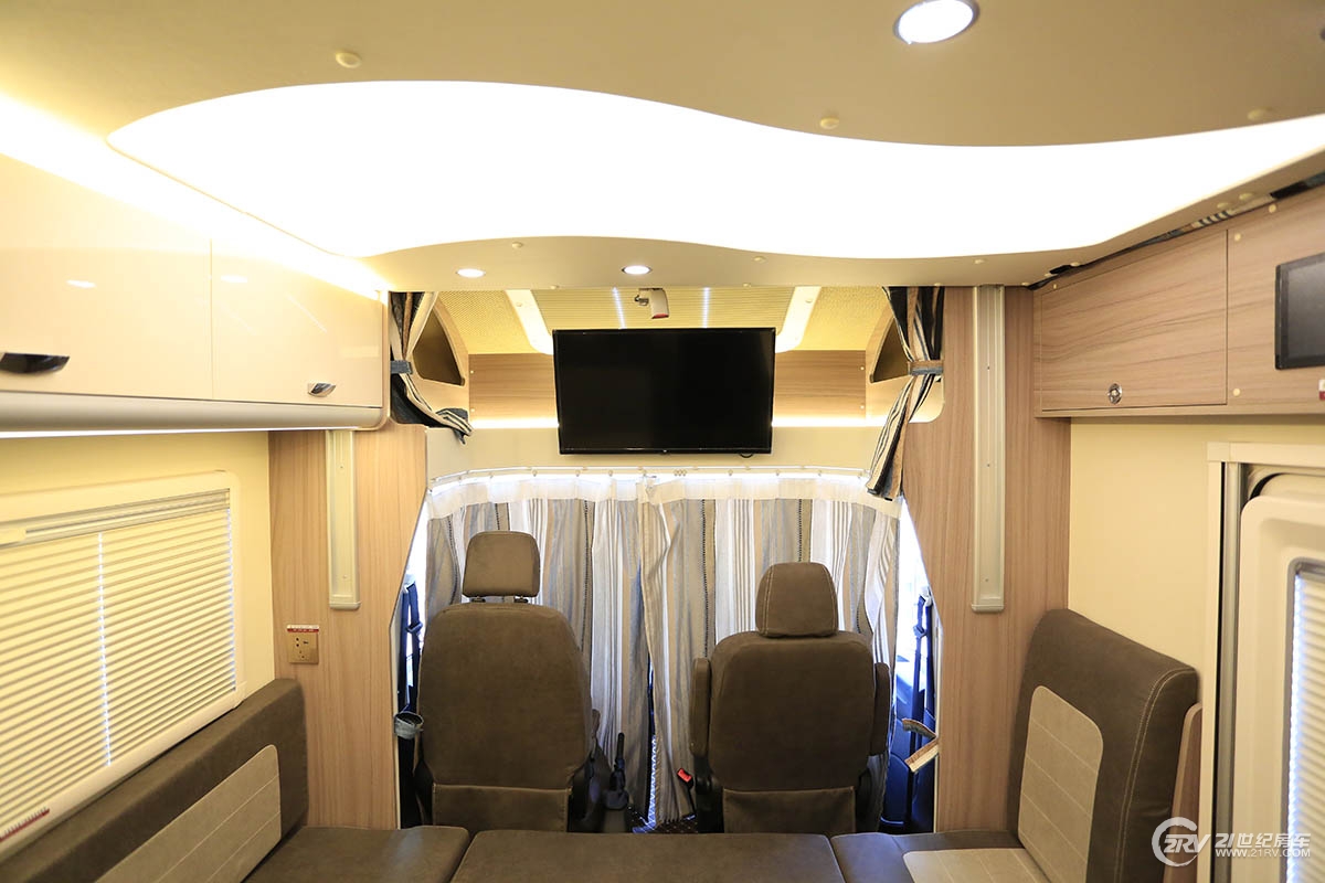 中天房车新季风畅游款,最新版的大通t型房车价格