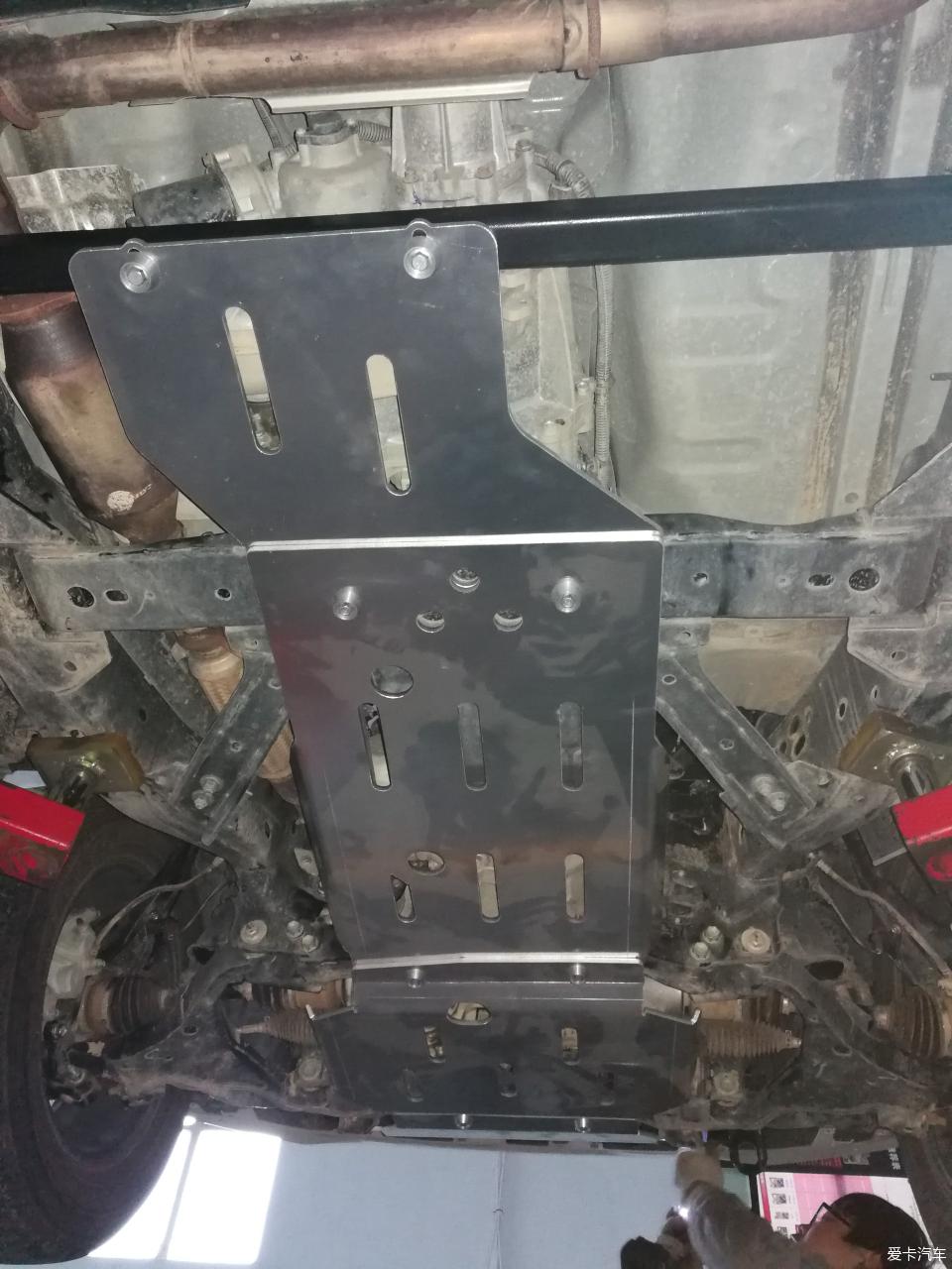 途达2021款2.5t柴油版越野视频,2021款途达四驱七座越野视频