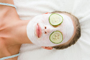 皮肤有色斑怎么保养,痘痘长完皮肤有白色斑