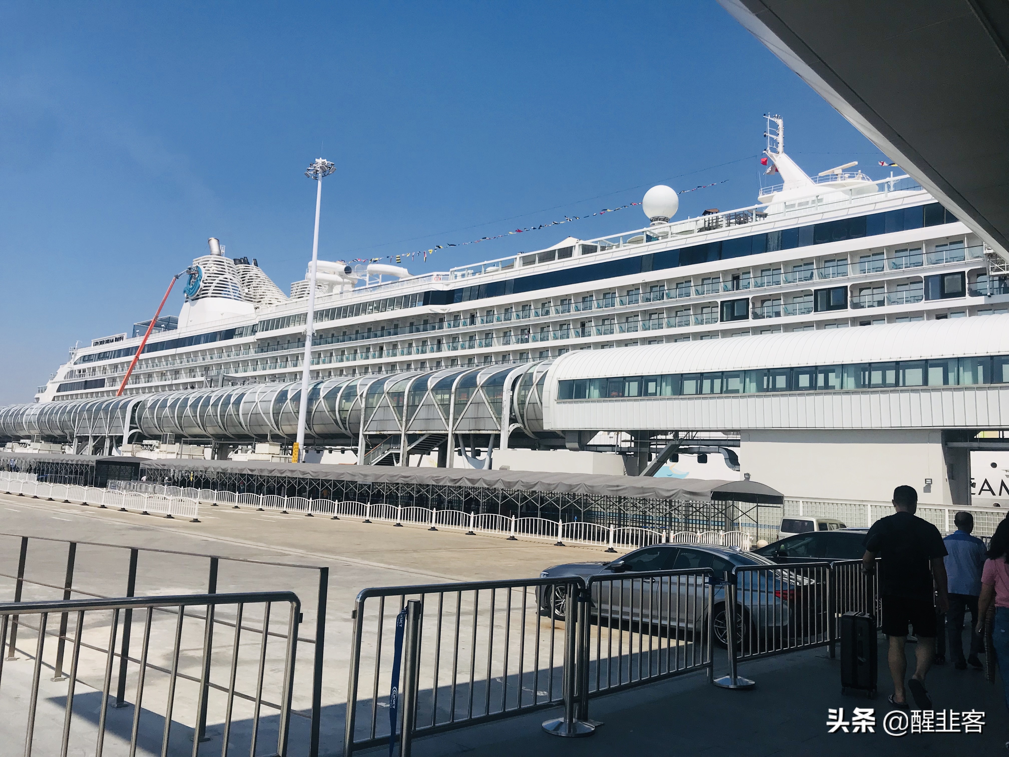 可乘1000人的游轮大概值多少钱,乘坐300人的普通旅游船多少钱