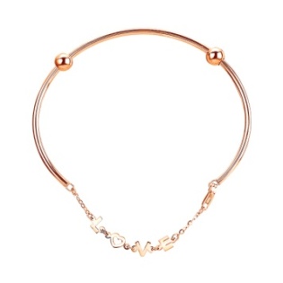 李易峰倾情演绎六福珠宝2020「DearQ」：爱我的女生很美哟