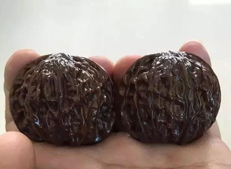 如何把核桃玩得又亮又红,为什么你玩的核桃不亮不红