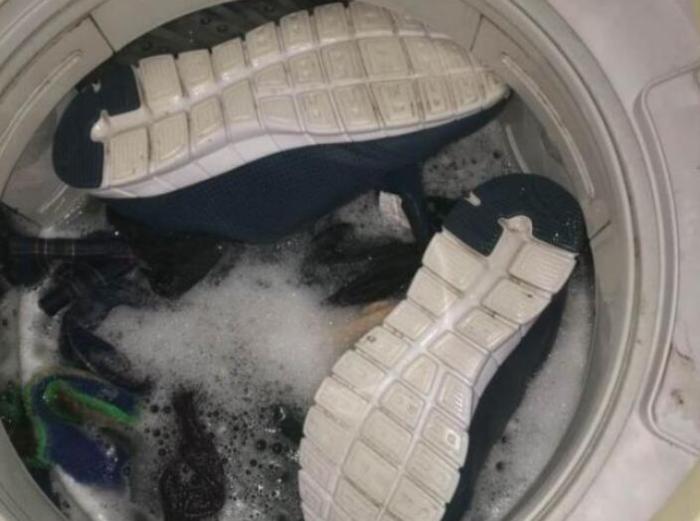 穿坏耐克鞋,穿坏的运动鞋