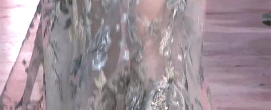 昆凌结婚穿的婚纱真的好大气,唐嫣昆凌婚纱