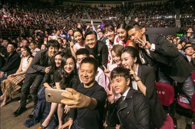 生于时代、兴于扩张、死于杠杆