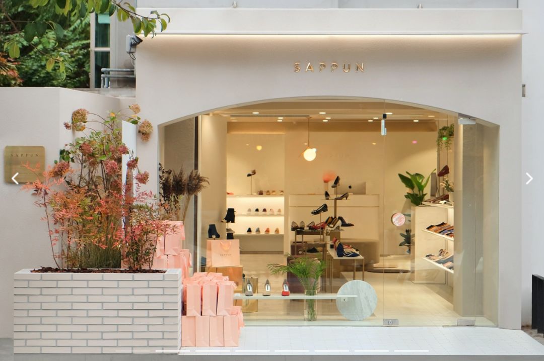 闊╁墽濂充富绌挎惌鍝佺墝,闊╁墽濂宠绌挎惌鍝佺墝