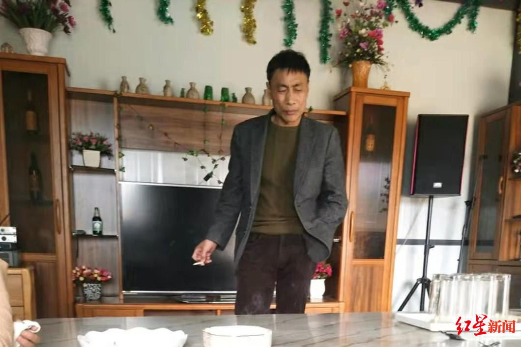 男子被10人上门催债,男子欠高利贷遭债主追上门