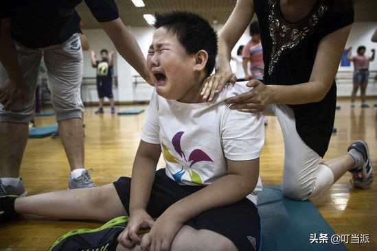 孩子手指被榨汁机绞伤后续,榨汁机伤小孩