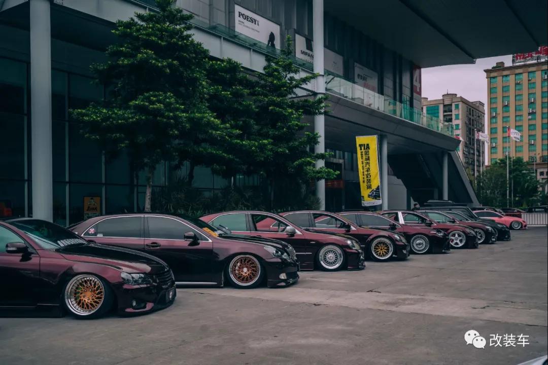 清一色皇冠,清一色豪车