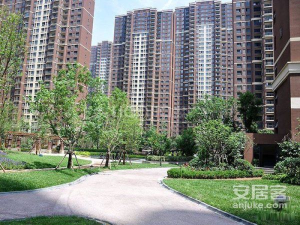 大开发商的小户型值得买吗,地段好的小开发商值得投资吗