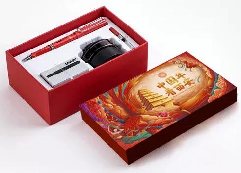 西安大唐不夜城感受一下灯火璀璨,颠覆年味当国潮文创遇上年货