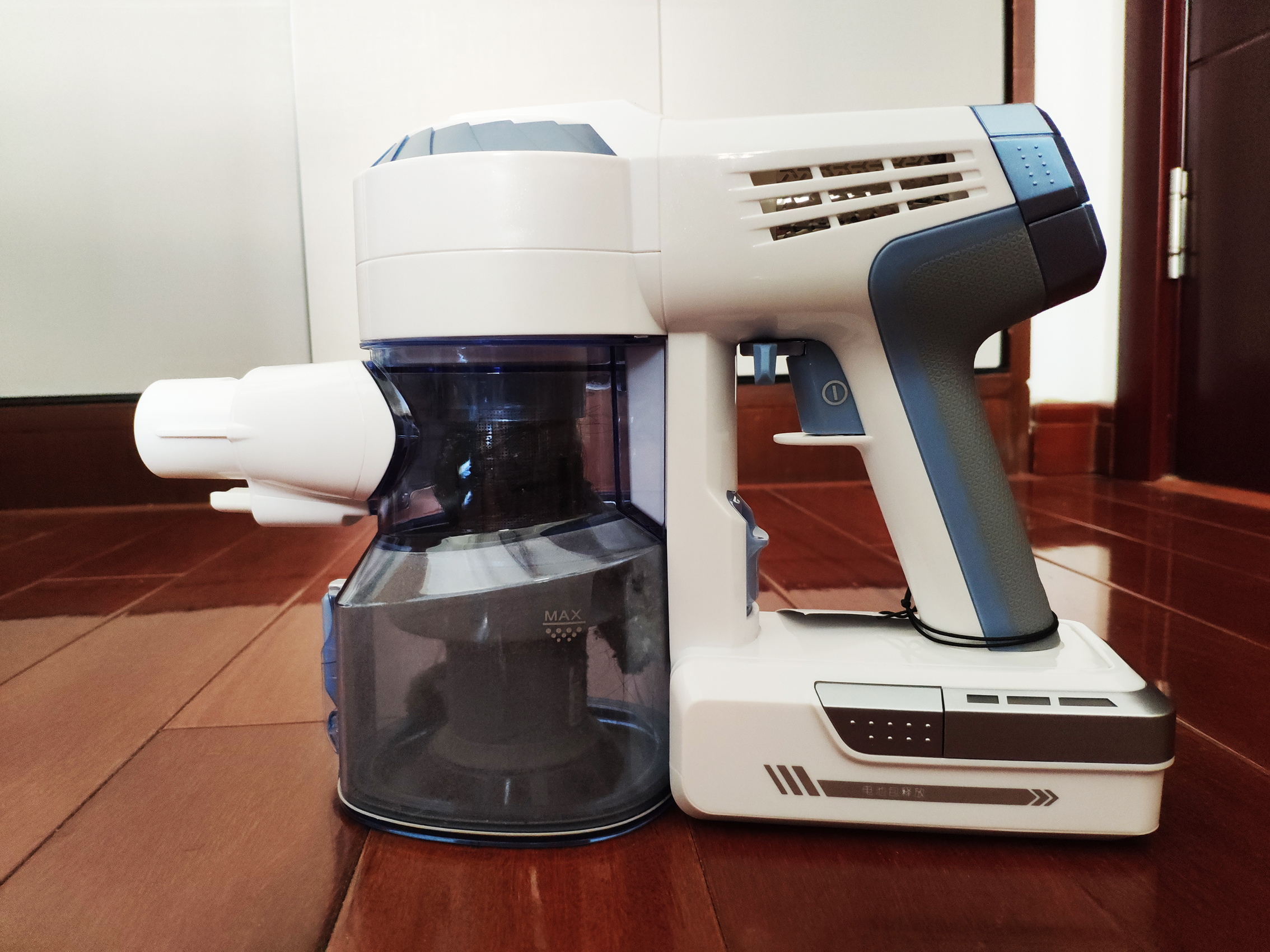 带收纳电源线的吸尘器,吸尘器需不需要插电