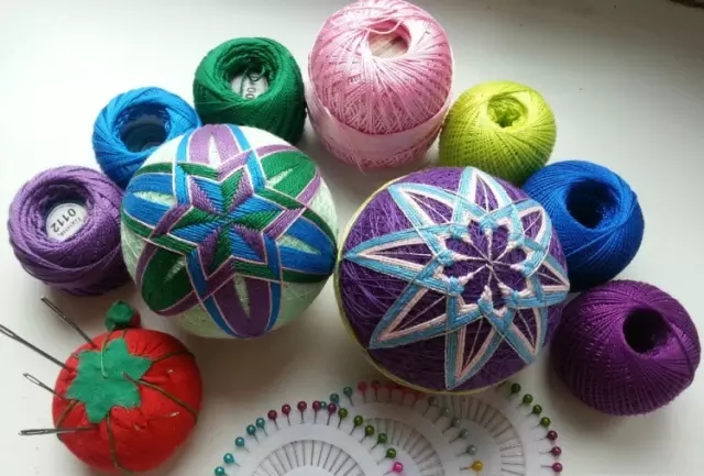 红底樱花手鞠球编织视频,大唐手鞠球编织教程