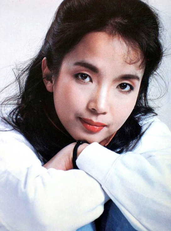 坎坷的吕丽萍:一婚张丰毅,二婚老公猝死,为何三婚坚持不生子?