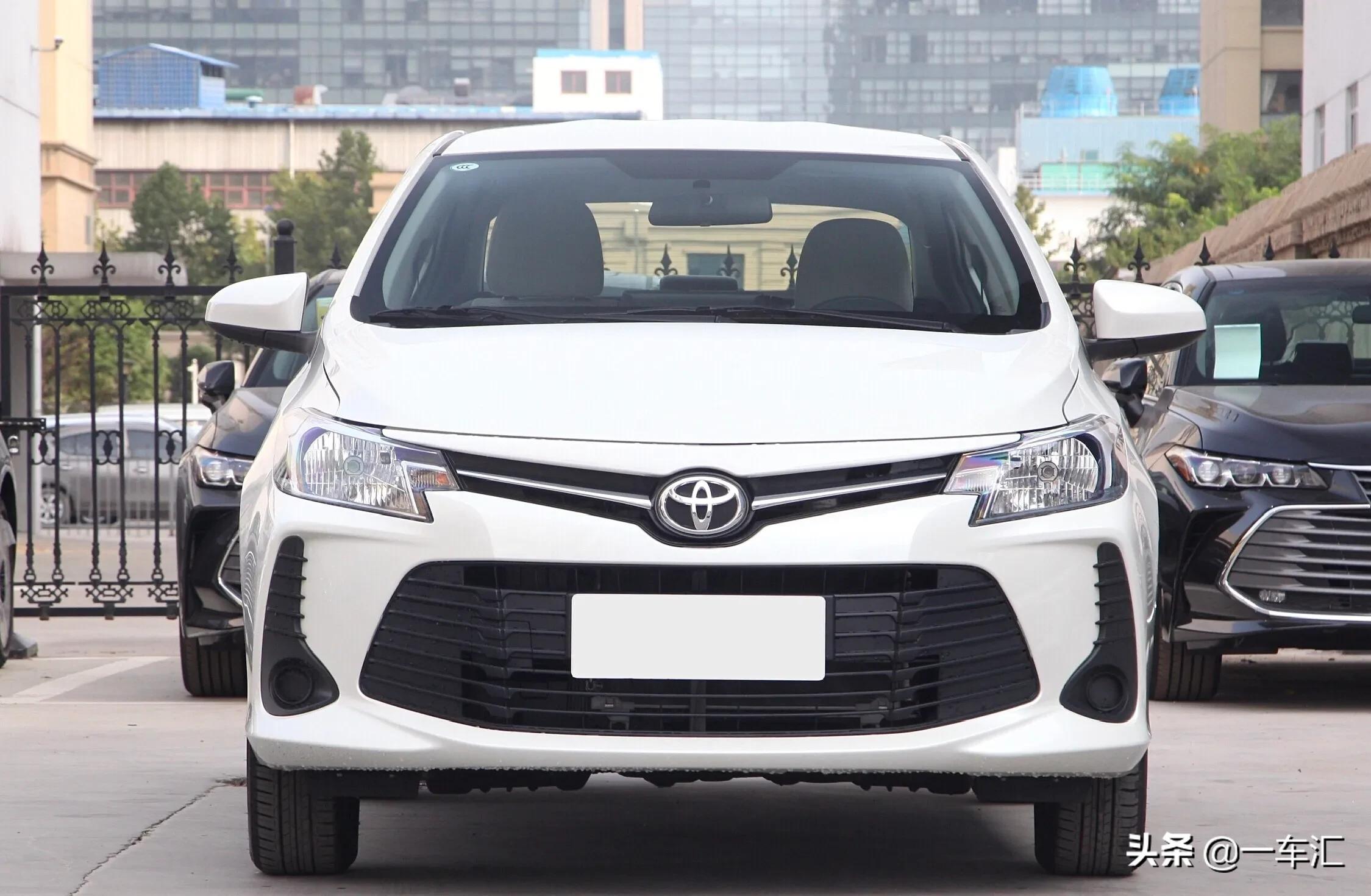 丰田汽车卤素大灯多少钱一个,17款威驰卤素大灯几年需更换