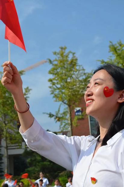 青岛cbd超燃快闪献礼海军节,我和我的祖国快闪青岛学校