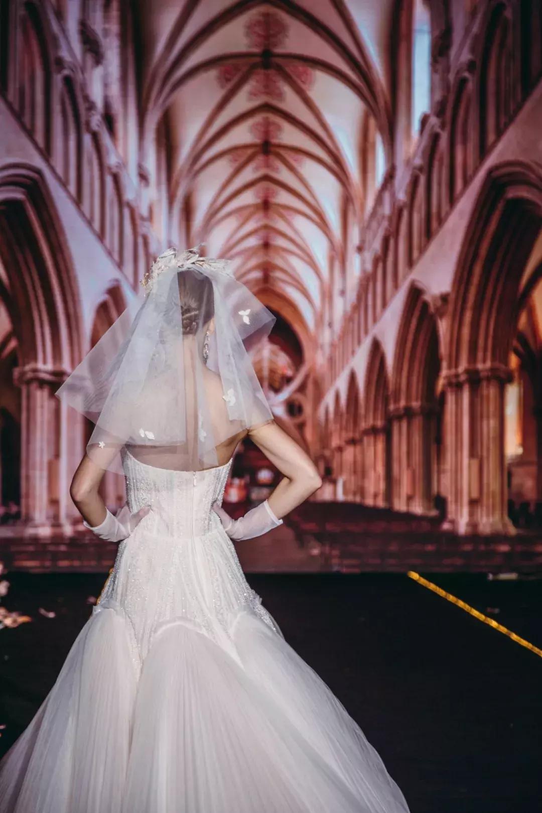 高定奢华婚纱秀,缎面婚纱大秀