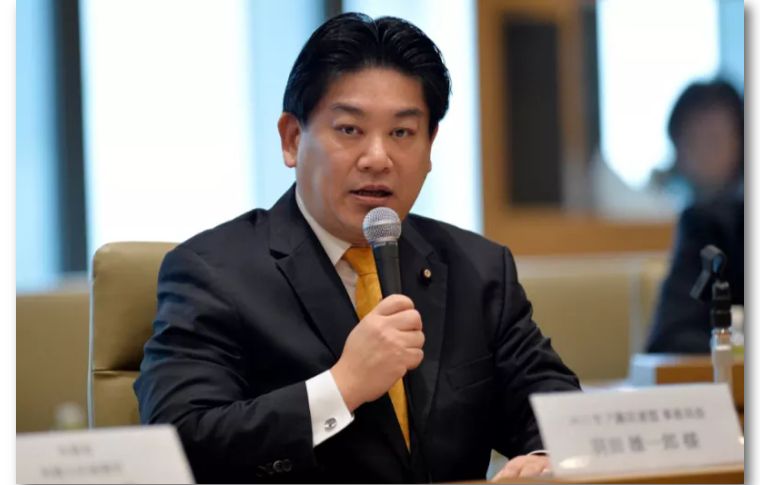 日本前国家大臣猝死，死在新冠PCR检查的路上