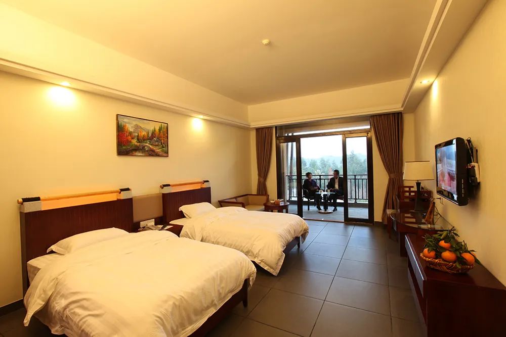 羞羞的铁拳泳池取景,潮州绿岛山庄景区