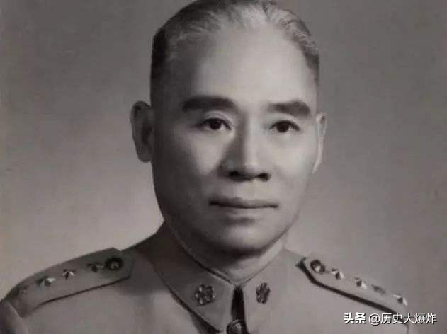 他是老蒋的托孤大臣,因私仇制造“皖南事变”,西安事变按兵不动