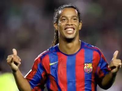 足球界的三个罗纳尔多都是谁,足球世界罗纳尔多带什么特性