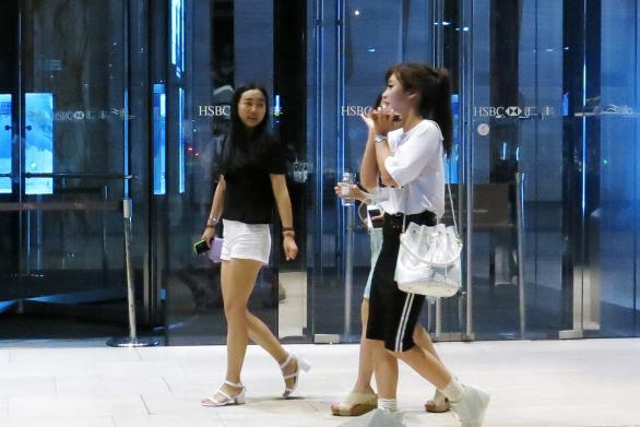 大学生开服装店,靠一招“闺蜜卡”营销策略,一个月净赚27万