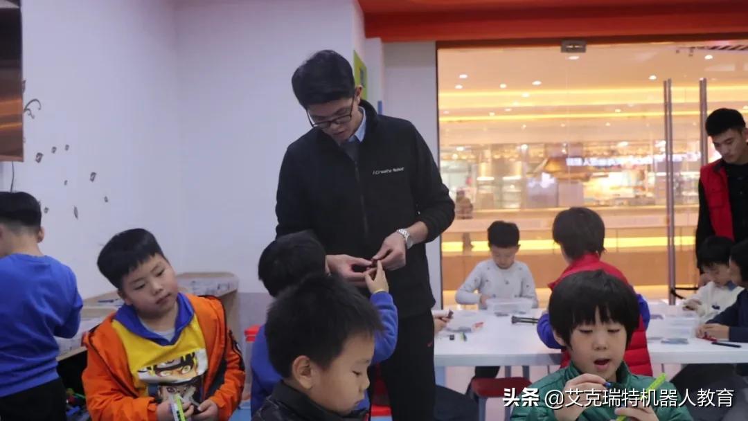 吃鸡机器人比赛,听说课robot