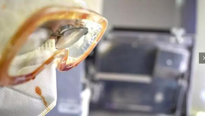 医护人员在前线奋斗,医护人员在前线